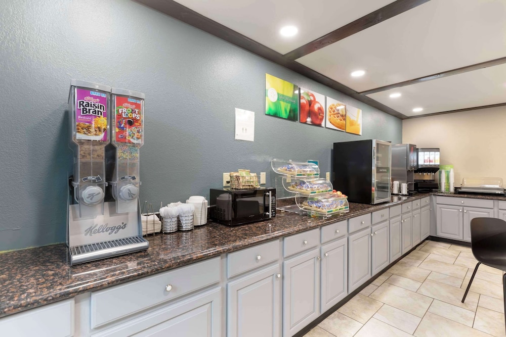 Quality Inn Newton at I 80 - photo 37