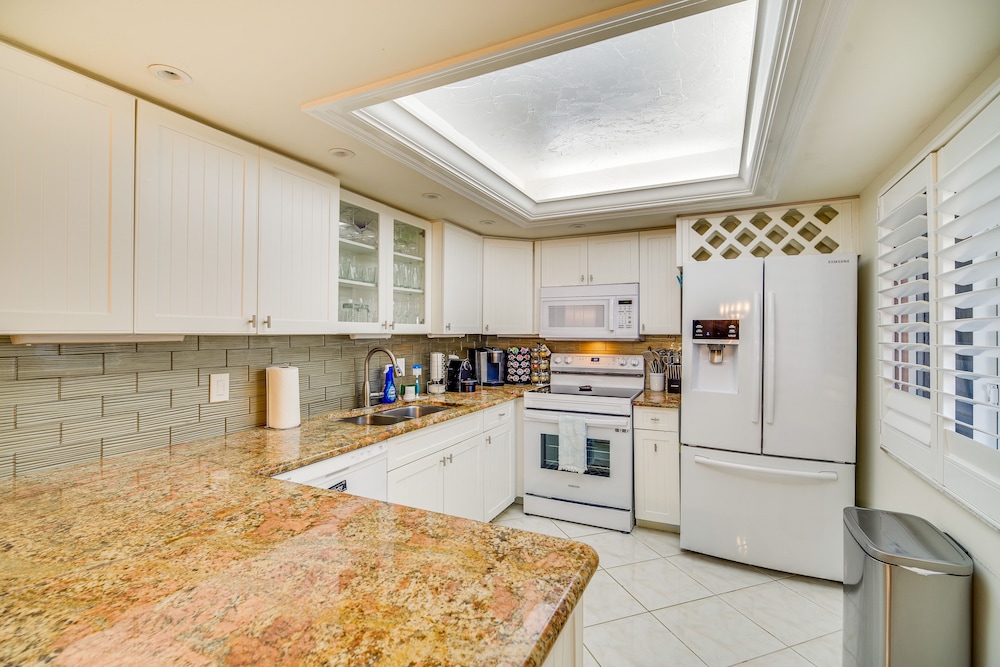 Sunny Fort Pierce Resort Condo w Beach Access - photo 10