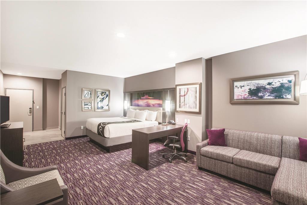 La Quinta Inn & Suites by Wyndham Kingsville - photo 23