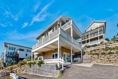 Pacific Breeze — 4-Star Luxury Hotel in Lincoln, United States