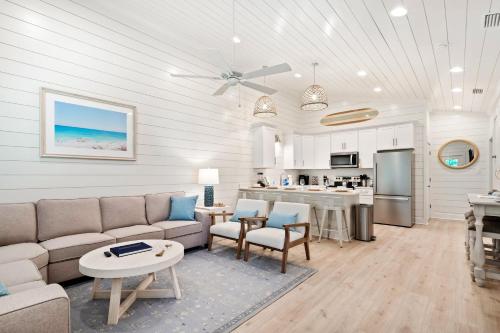 Brand New Luxury Rental on Oleander Unit C — 4-Star Luxury Hotel in Dauphin Island, United States