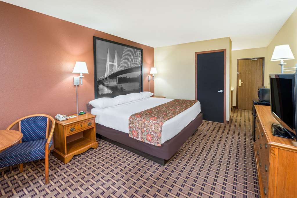 Super 8 by Wyndham Charleston Sikeston East MO - photo 8