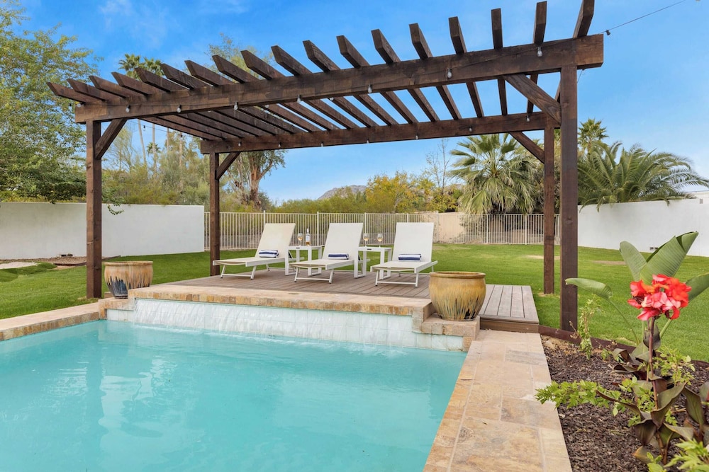 Sleeps 19 7bdr Estate Sports Court Putting Green Pool Farrier by Avantstay - photo 42