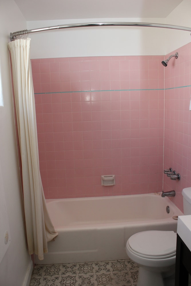 La Siesta Motel - photo 29