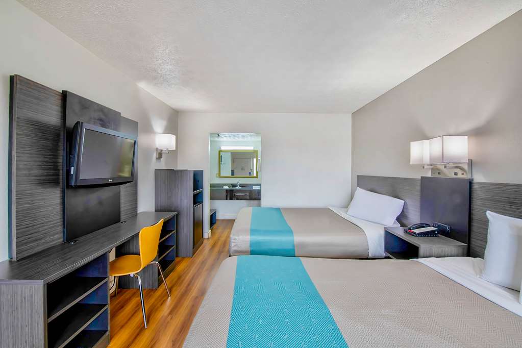 Motel 6 Byron GA - photo 11