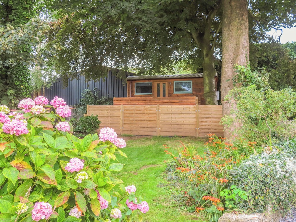 Fron Goch Shepherd's Hut - last minute hotel in Unknown City