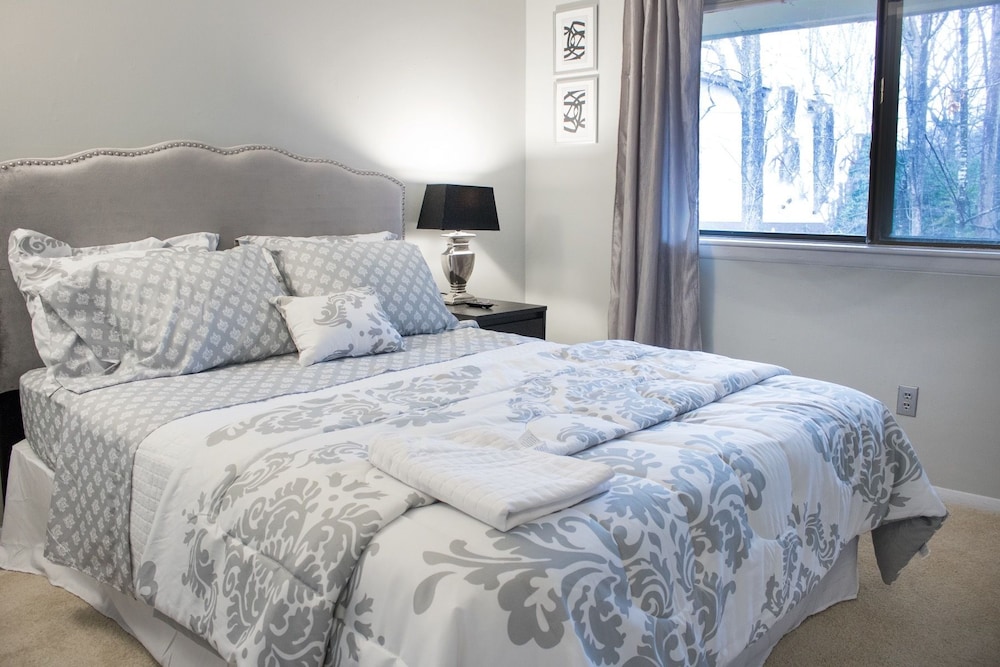 Modern Upscale Private Room - photo 5