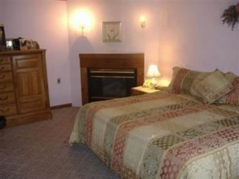 Sturbridge Country Inn - photo 30