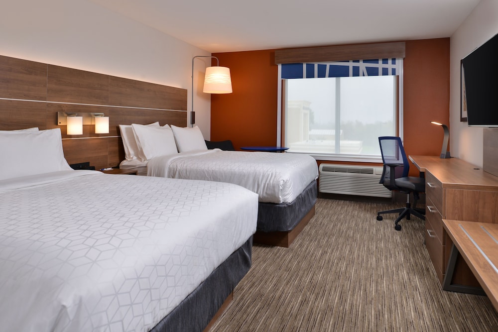 Holiday Inn Express & Suites Marshalltown by IHG - photo 17