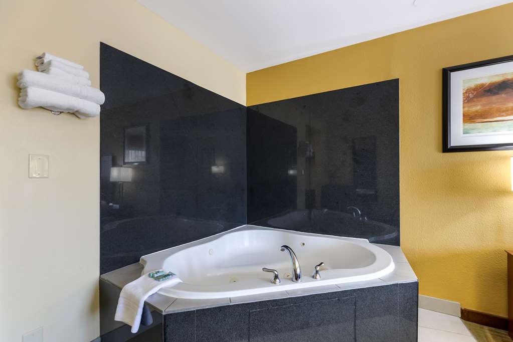 Best Western Kiva Inn - photo 18