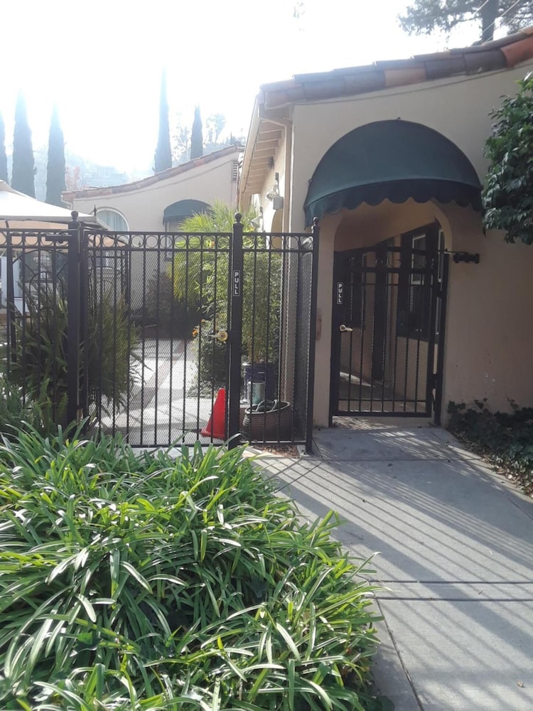 Los Gatos Garden Inn Hotel - photo 73