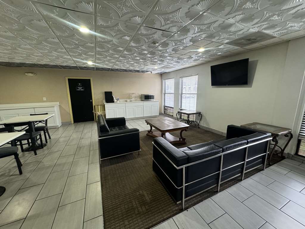 Super 8 by Wyndham Chattanooga Hamilton Place - photo 4