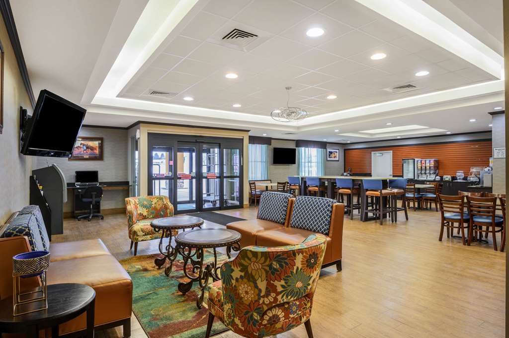 La Quinta Inn & Suites by Wyndham Glendive - photo 6