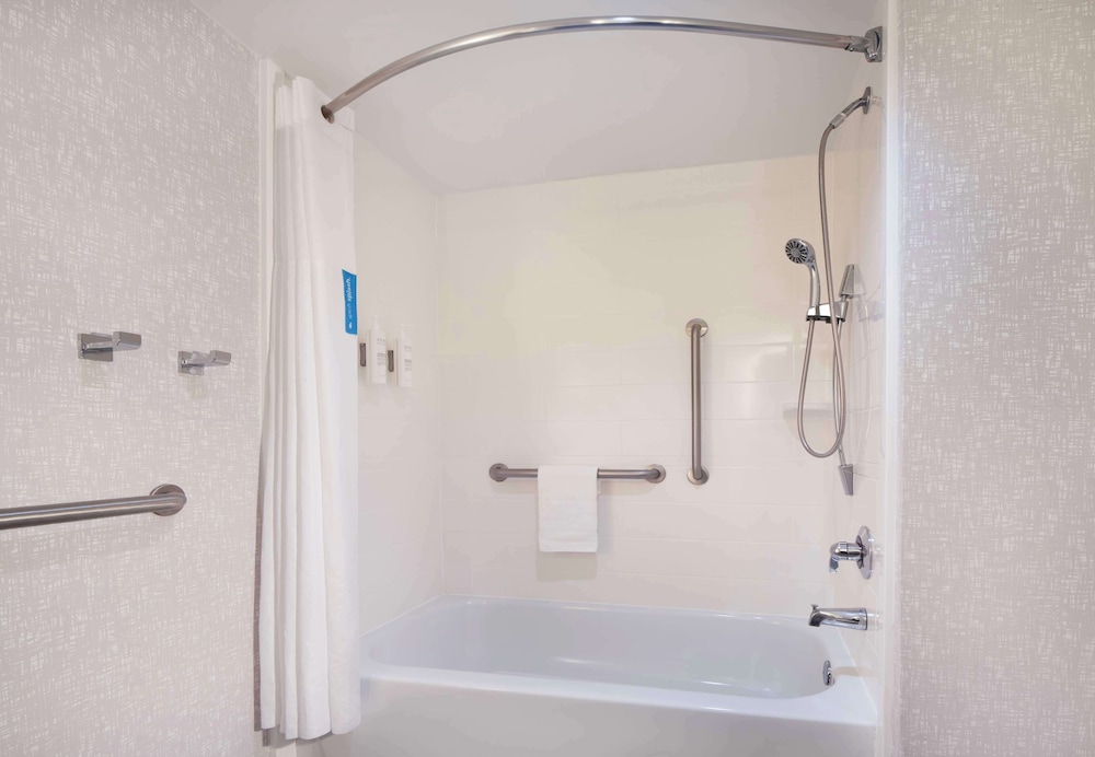Hampton Inn & Suites Atlanta Airport North I 85 - photo 19