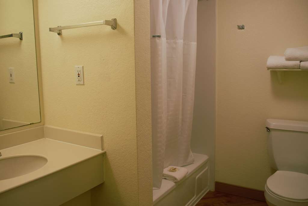 La Quinta Inn by Wyndham Austin Capitol Downtown - photo 24