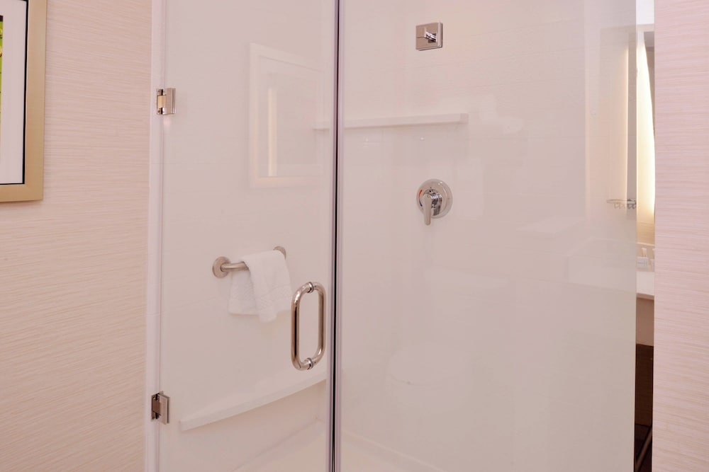 Fairfield by Marriott Inn & Suites Plymouth White Mountains - photo 26