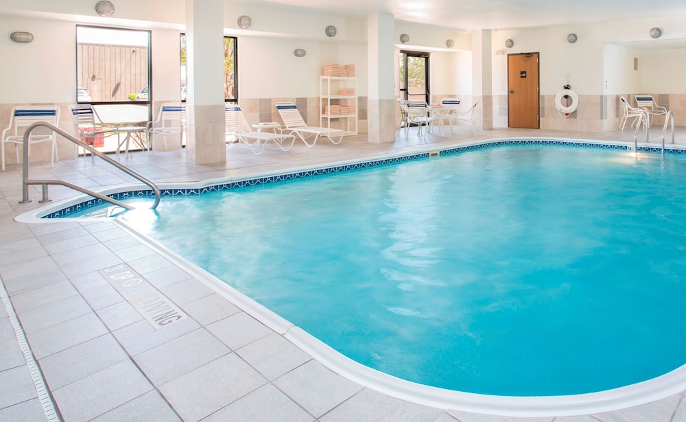 Hampton Inn Shawnee - photo 23