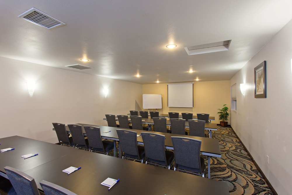 Holiday Inn Express Temecula by IHG - photo 26