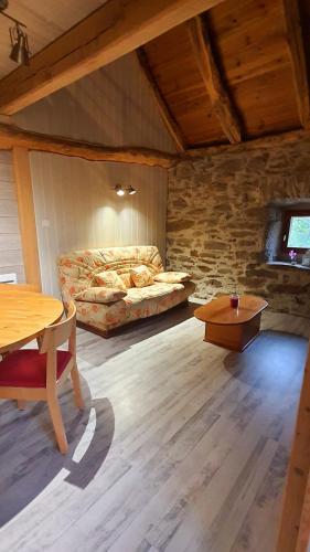 Hibiscus Gîte — hotel in Chirac