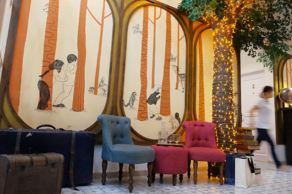 Lobby sitting area