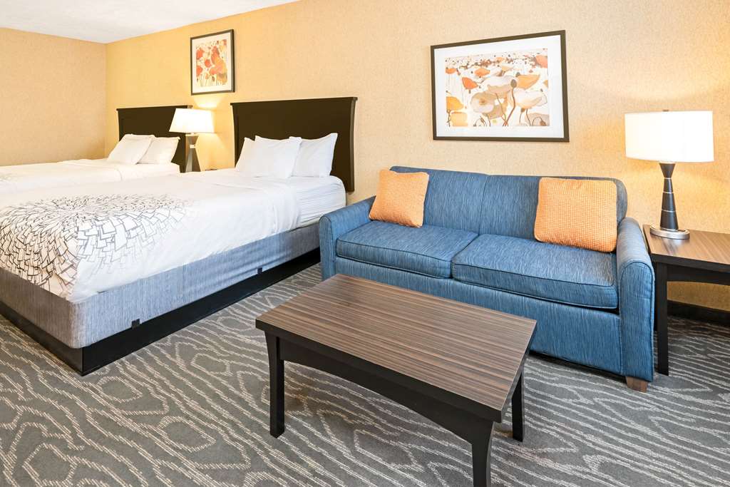 La Quinta Inn & Suites by Wyndham Logan - photo 7