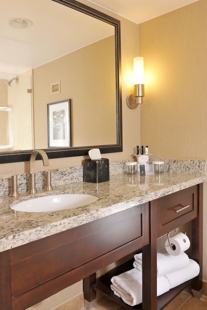 Embassy Suites Hotel Des Moines Downtown - photo 26