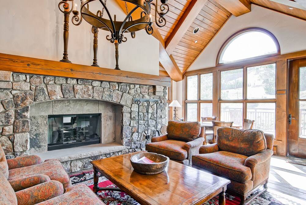 Highlands Slopeside by East West Hospitality - photo 390