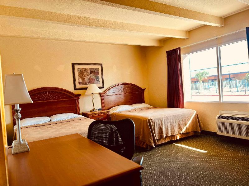 Econo Lodge Del Rio - photo 10