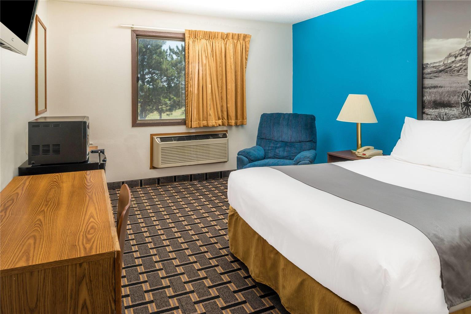 Super 8 by Wyndham Lincoln West - photo 10