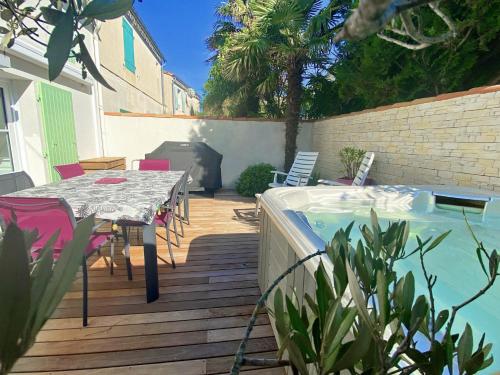 Maison Amande — 4-Star Luxury Hotel in La Flotte, France