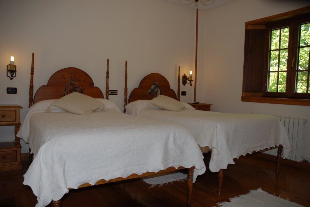 El Urogallo - carbon neutral hotel in Fonfria