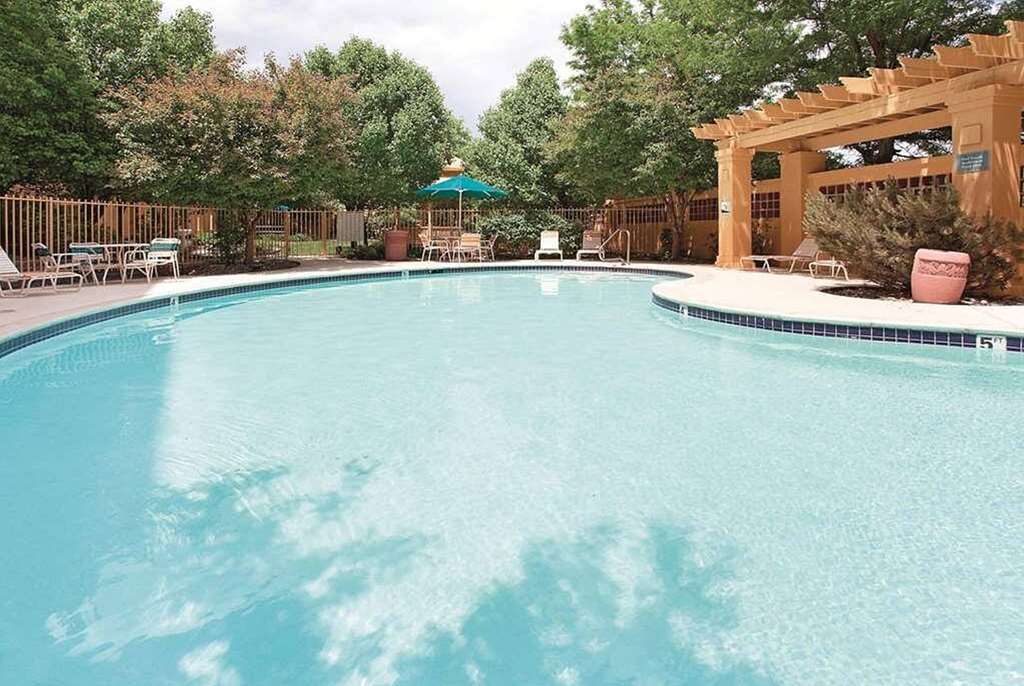 La Quinta Inn & Suites by Wyndham Colorado Springs South AP - photo 20