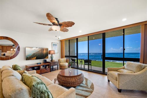 Kuhio Shores 114 Oceanfront 2 Bedroom 2 Bath — 4-Star Luxury Hotel in Koloa, United States