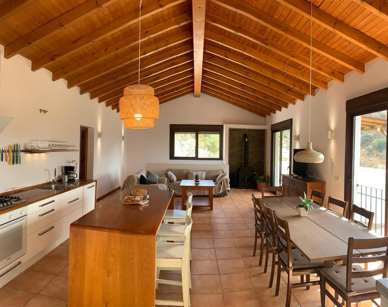 Casa Rural las Angosturas — 4-Star Luxury Hotel in Alora, Spain