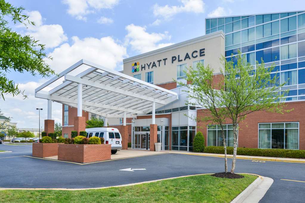 Hyatt Place Chesapeake Greenbrier - featured photo
