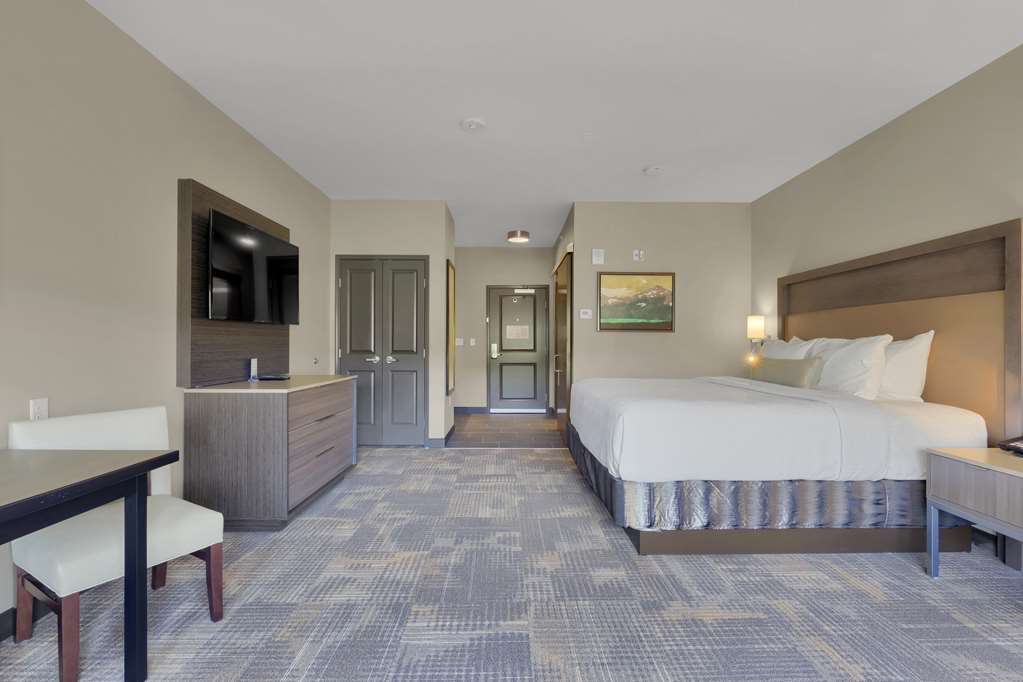 Best Western Plus Fillmore Inn & Suites - photo 17