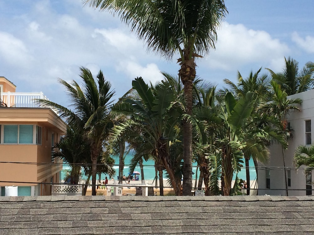 Hollywood by the Sea Hotel - photo 69