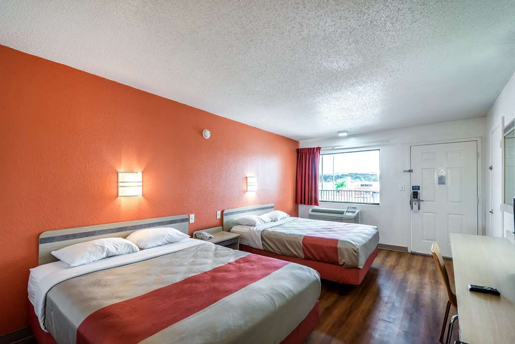Motel 6 Anniston AL - photo 14