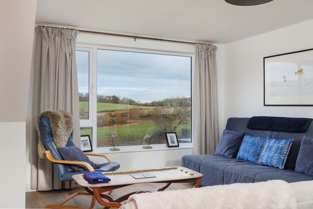 Sea Breeze Your Coastal Sanctuary in Sandown in Sandown, United Kingdom