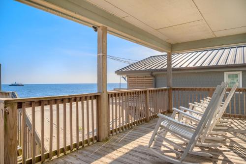Front Row by Oak Island Accommodations - photo 38