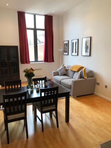 Stylish City Centre Apartment — 4-Star Luxury Hotel in Cardiff, United Kingdom