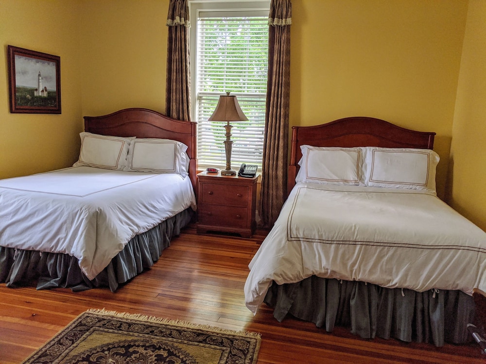 Grand Lux Inn - photo 8