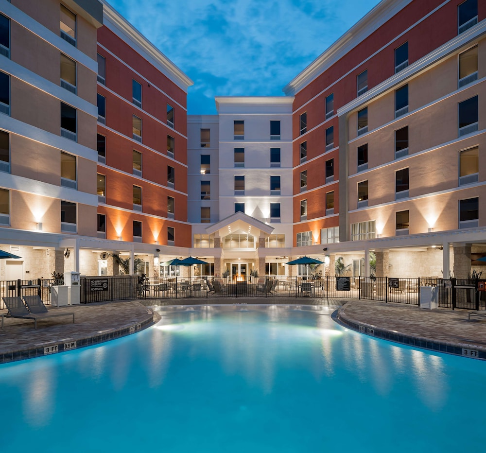Hampton Inn & Suites Cape Canaveral Cruise Port - photo 58