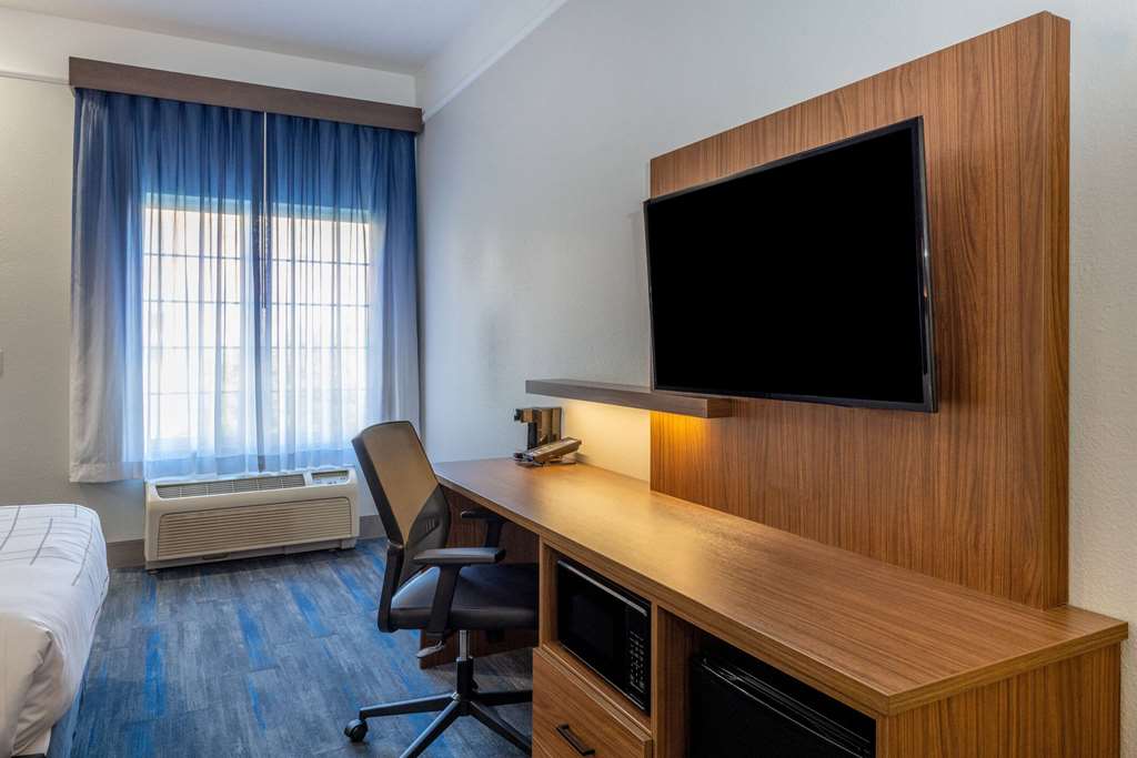 La Quinta Inn & Suites by Wyndham St. George - photo 14