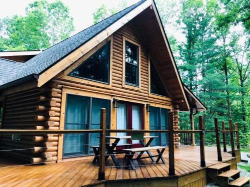 Brown County Log Cabin — 4-Star Luxury Hotel in Morgantown, United States