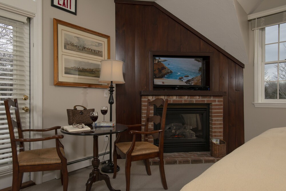 Liberty Hill Inn - photo 24