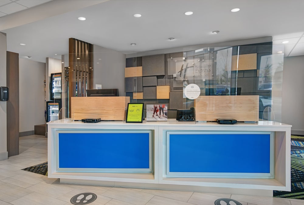 Holiday Inn Express & Suites Milwaukee Brookfield by IHG - photo 47