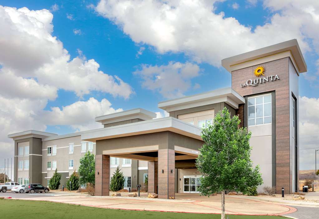 La Quinta Inn & Suites by Wyndham Clinton Historic Route 66 - photo 4