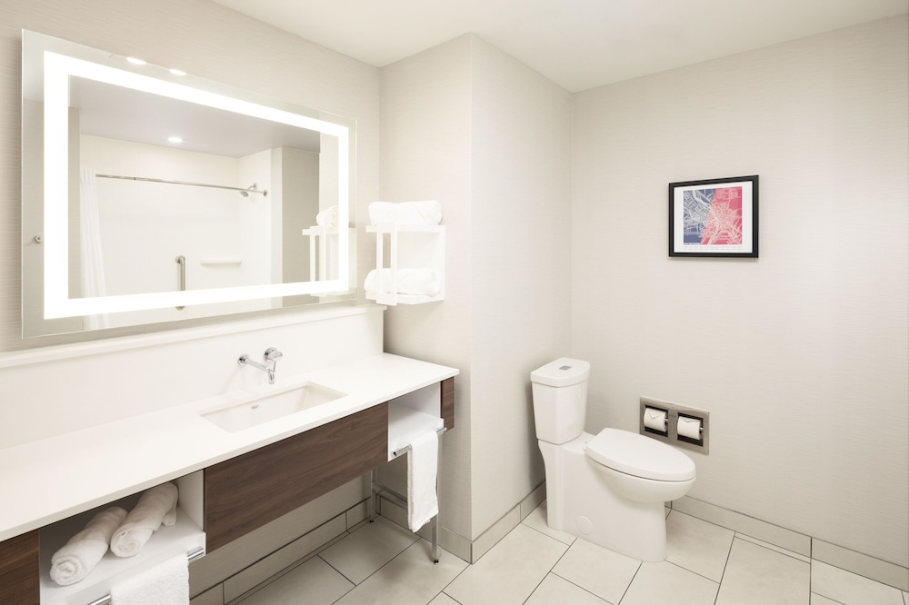 Hampton Inn & Suites by Hilton Rochester Downtown - photo 28