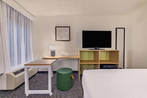 Spark by Hilton Clarks Summit - photo 16